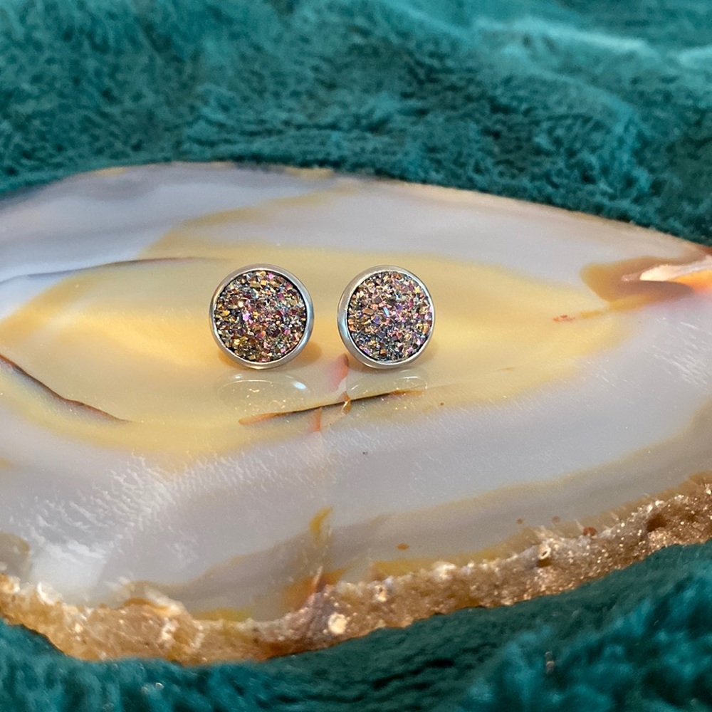 Blingy studs